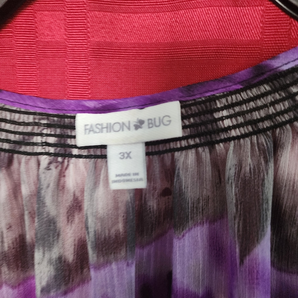 Plus Size Top - Picture 2 of 2